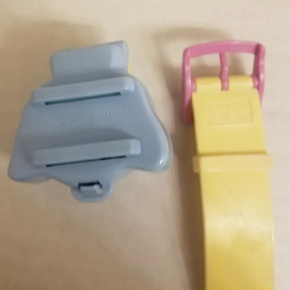 90s Polly Pocket puppy case w wristband & Polly- no fuzzy dog - Picture 4 of 6